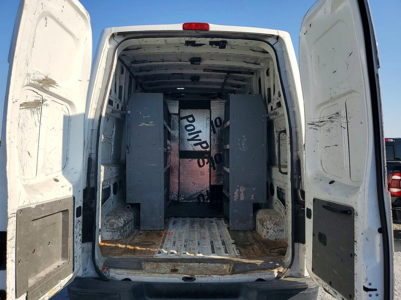 Nissan Nv