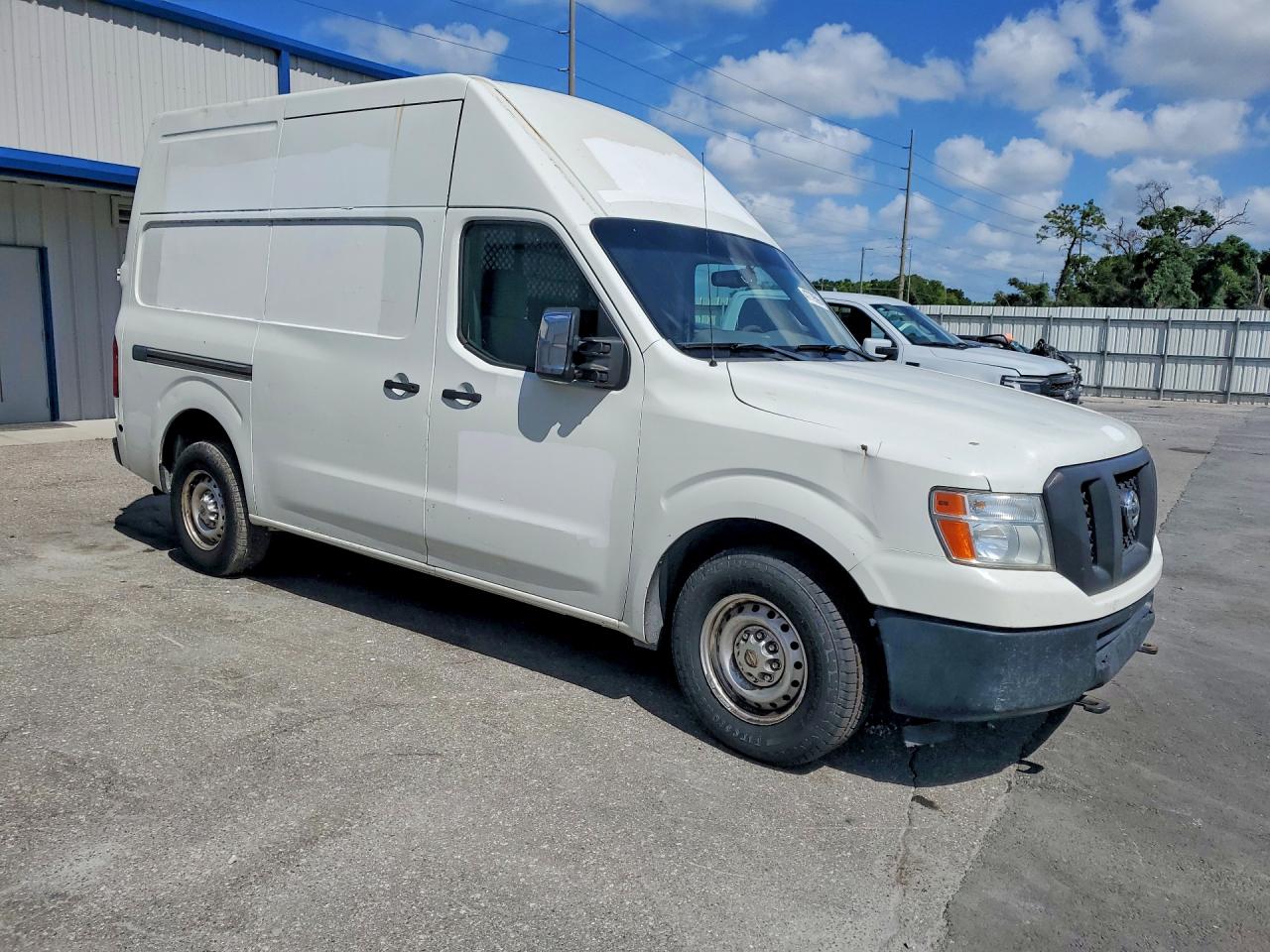 Nissan Nv