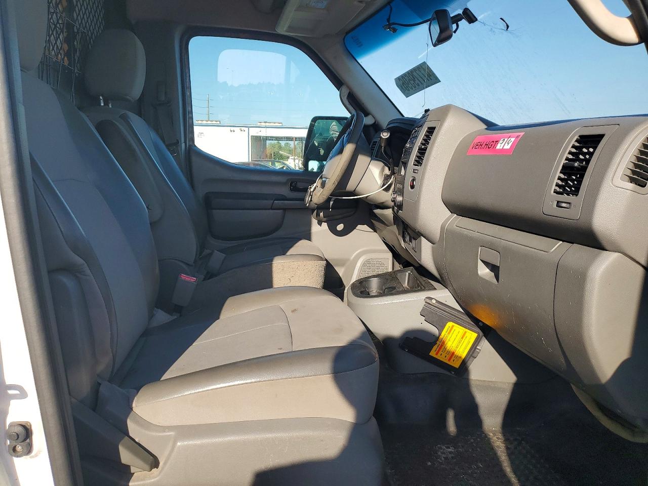 Nissan Nv
