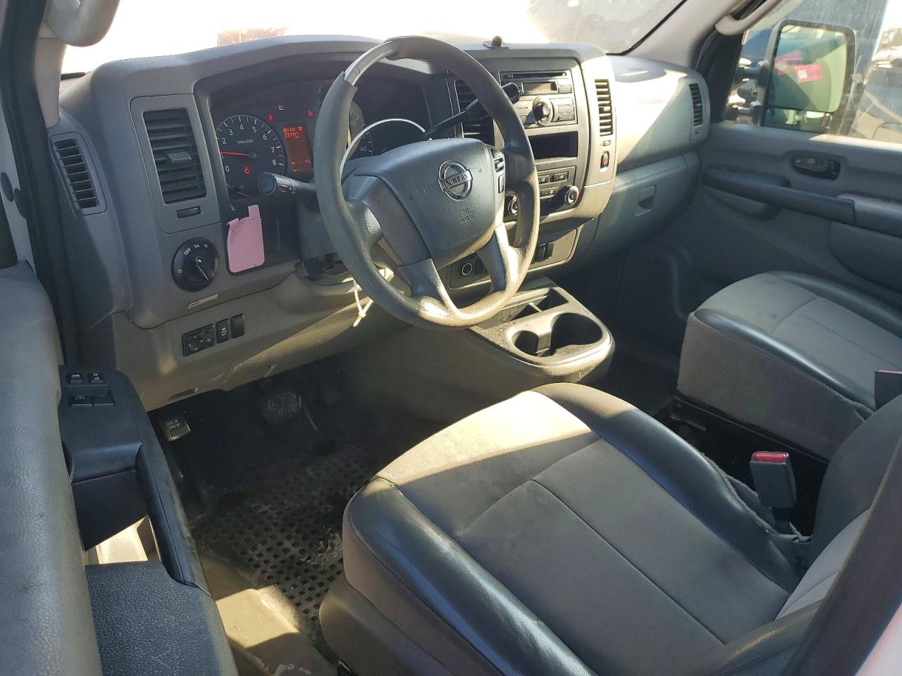 Nissan Nv