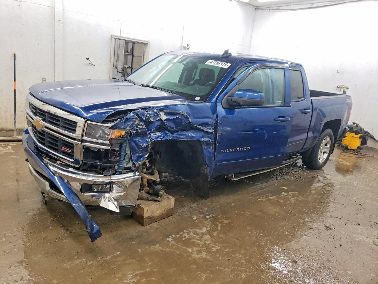 Salvage Chevrolet Silverado Image