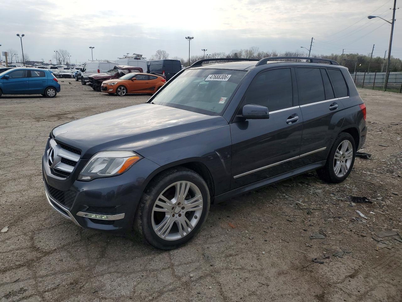 Salvage Mercedes-Benz GLK Image