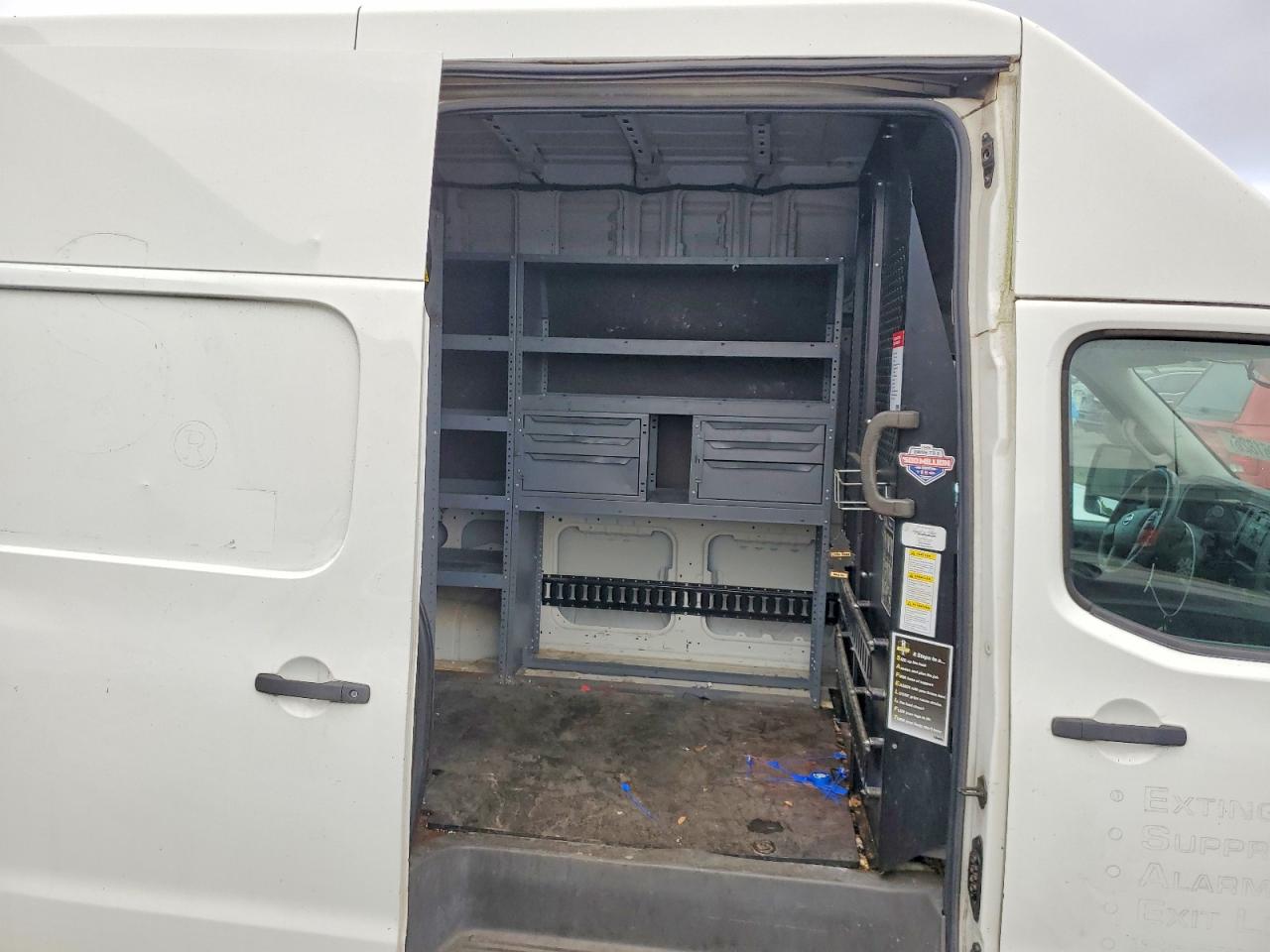 Nissan Nv