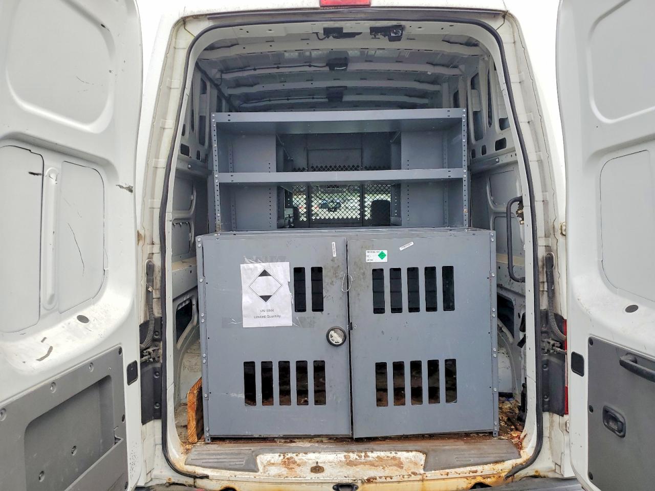 Nissan Nv