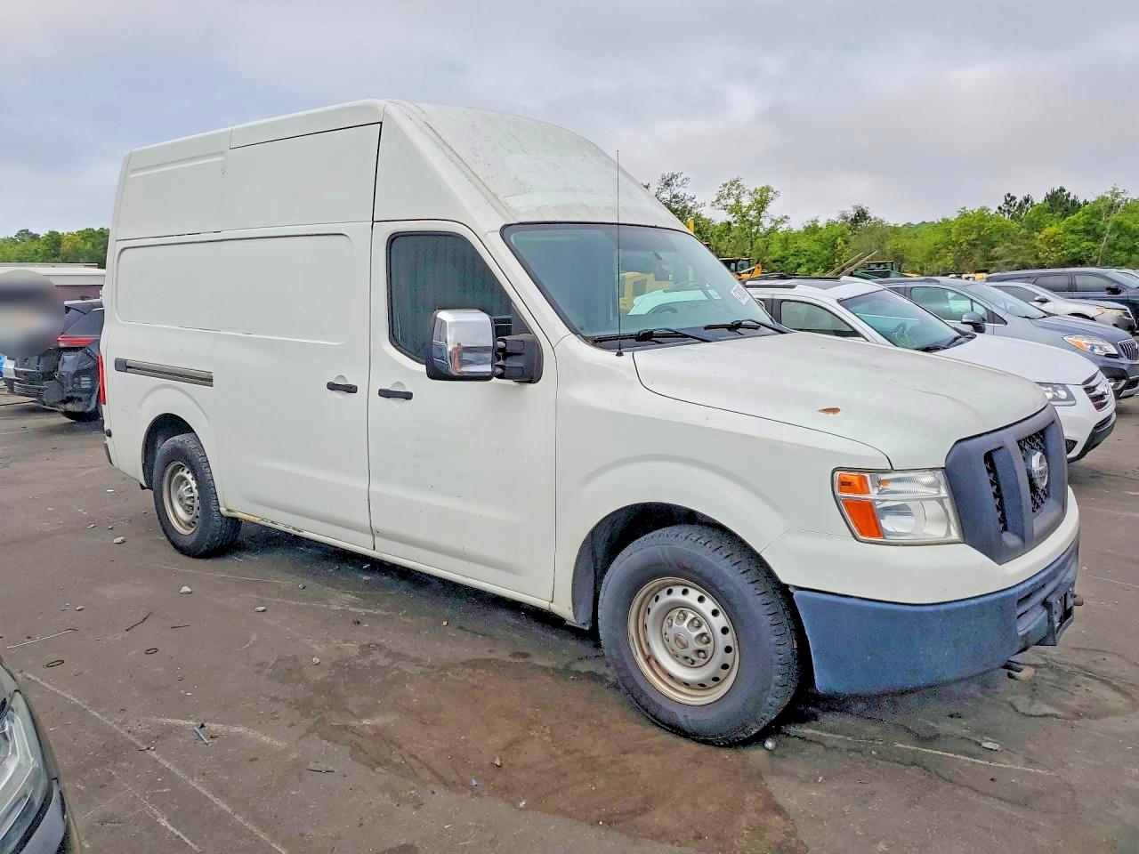 Nissan Nv