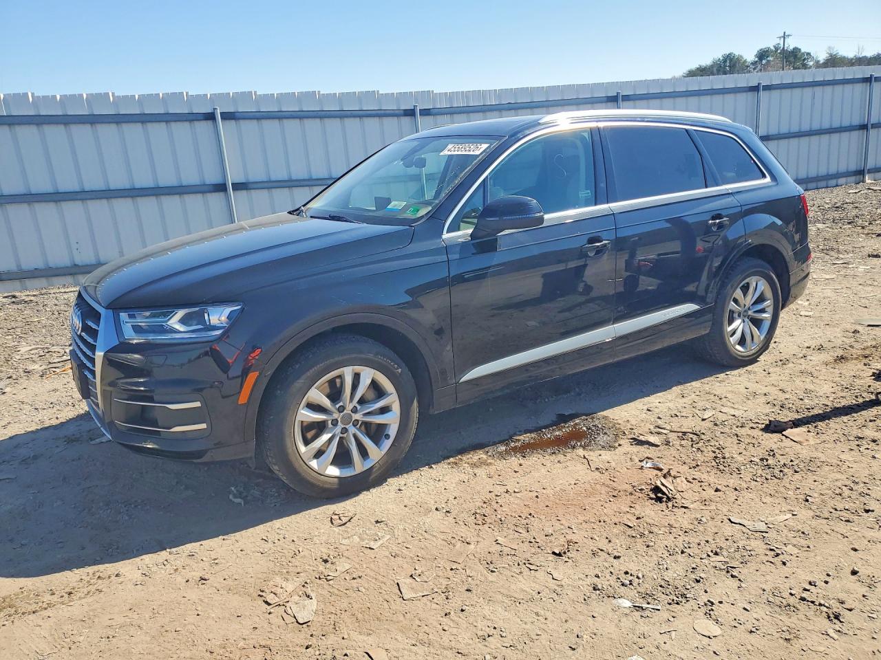 Salvage Audi Q7 Image