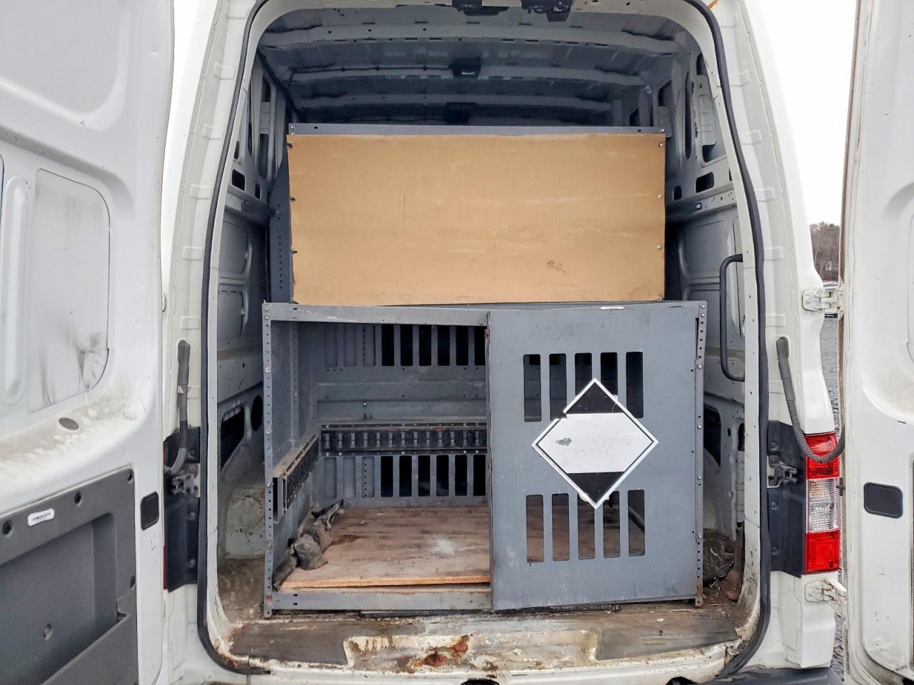 Nissan Nv