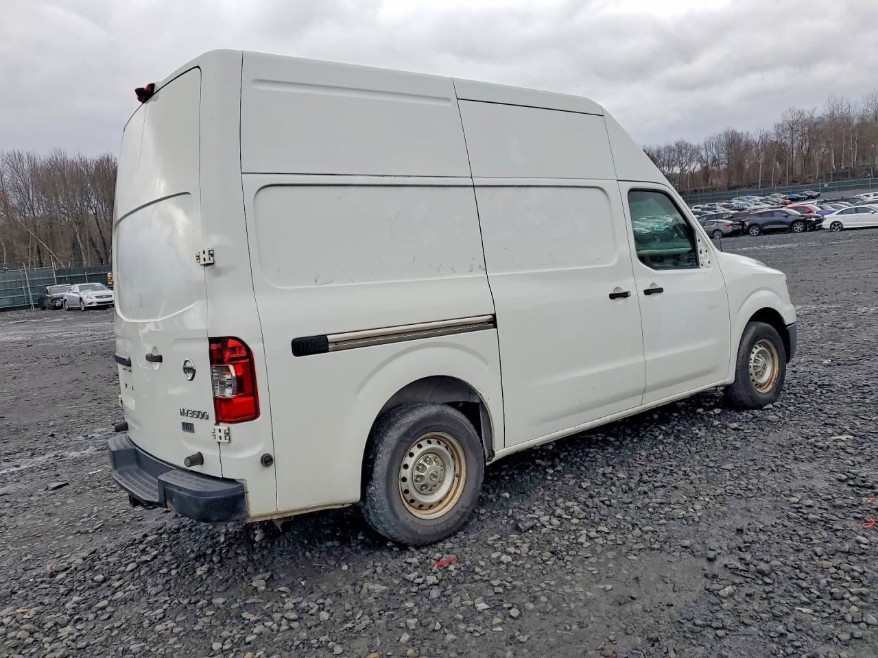 Nissan Nv