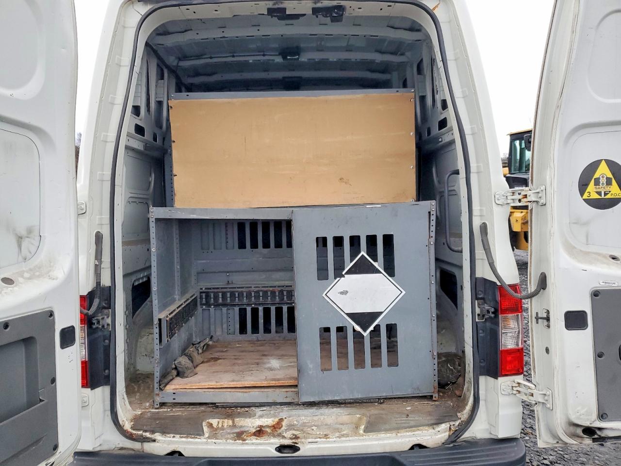Nissan Nv