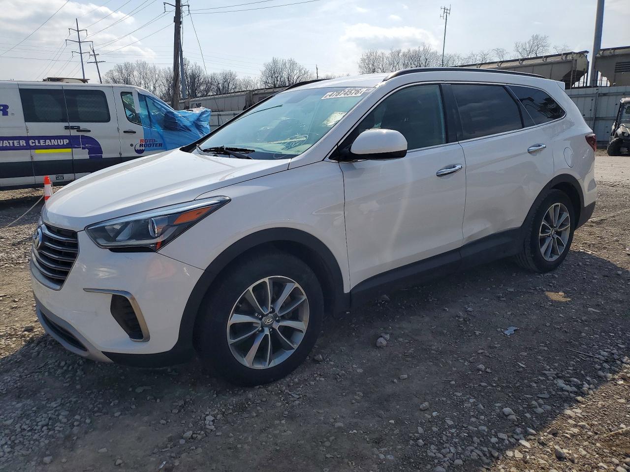 Salvage Hyundai SANTA FE Image
