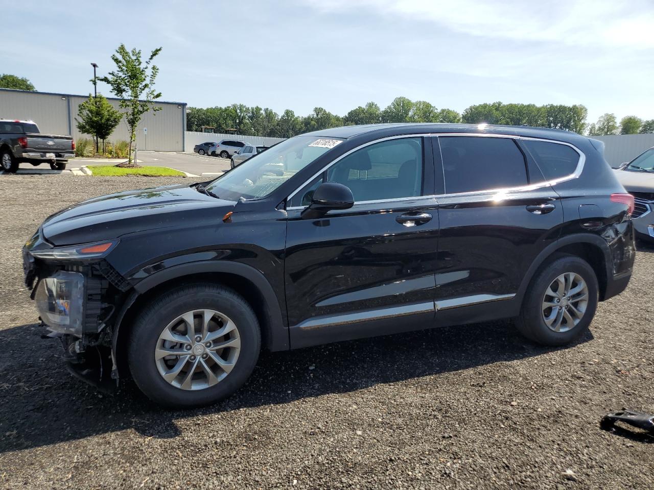 Salvage Hyundai SANTA FE Image