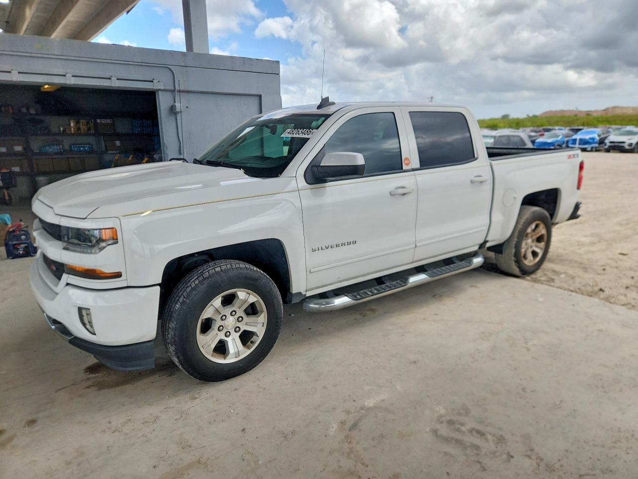 Salvage Chevrolet Silverado Image