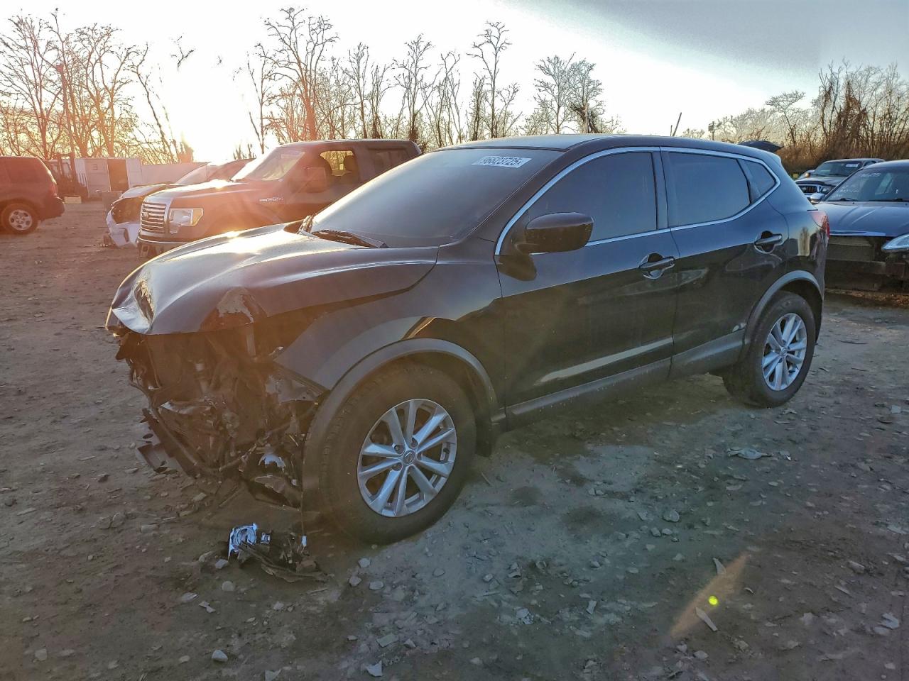 Salvage Nissan Rogue Image