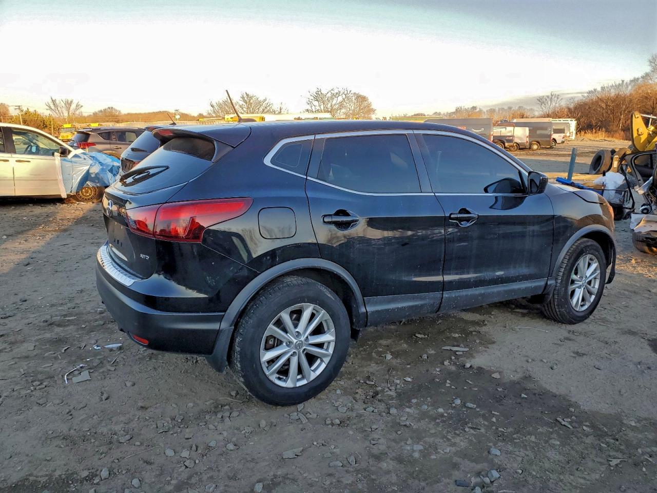 Nissan Rogue S
