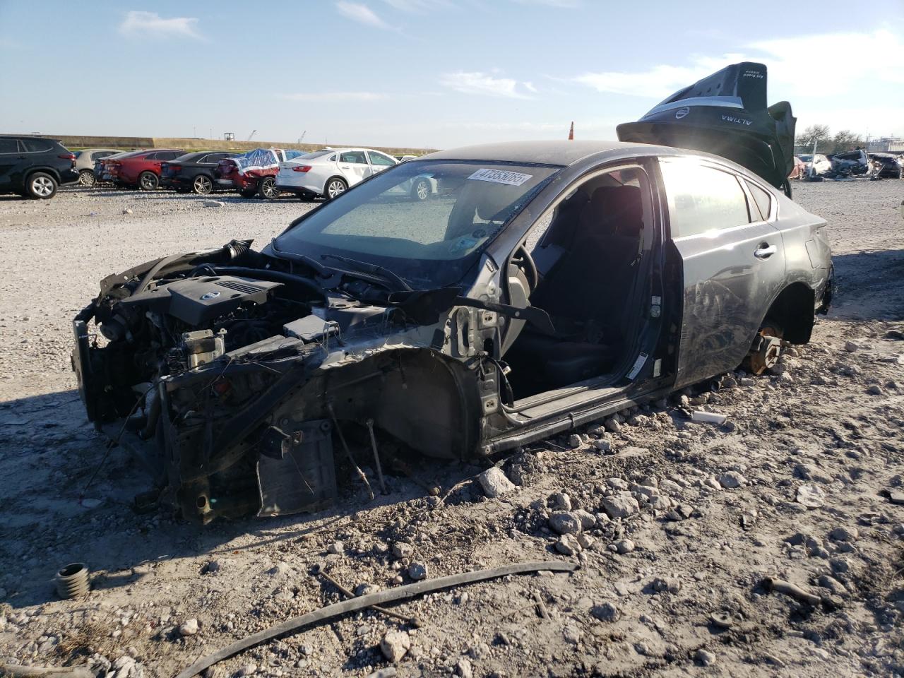 Salvage Nissan Altima Image