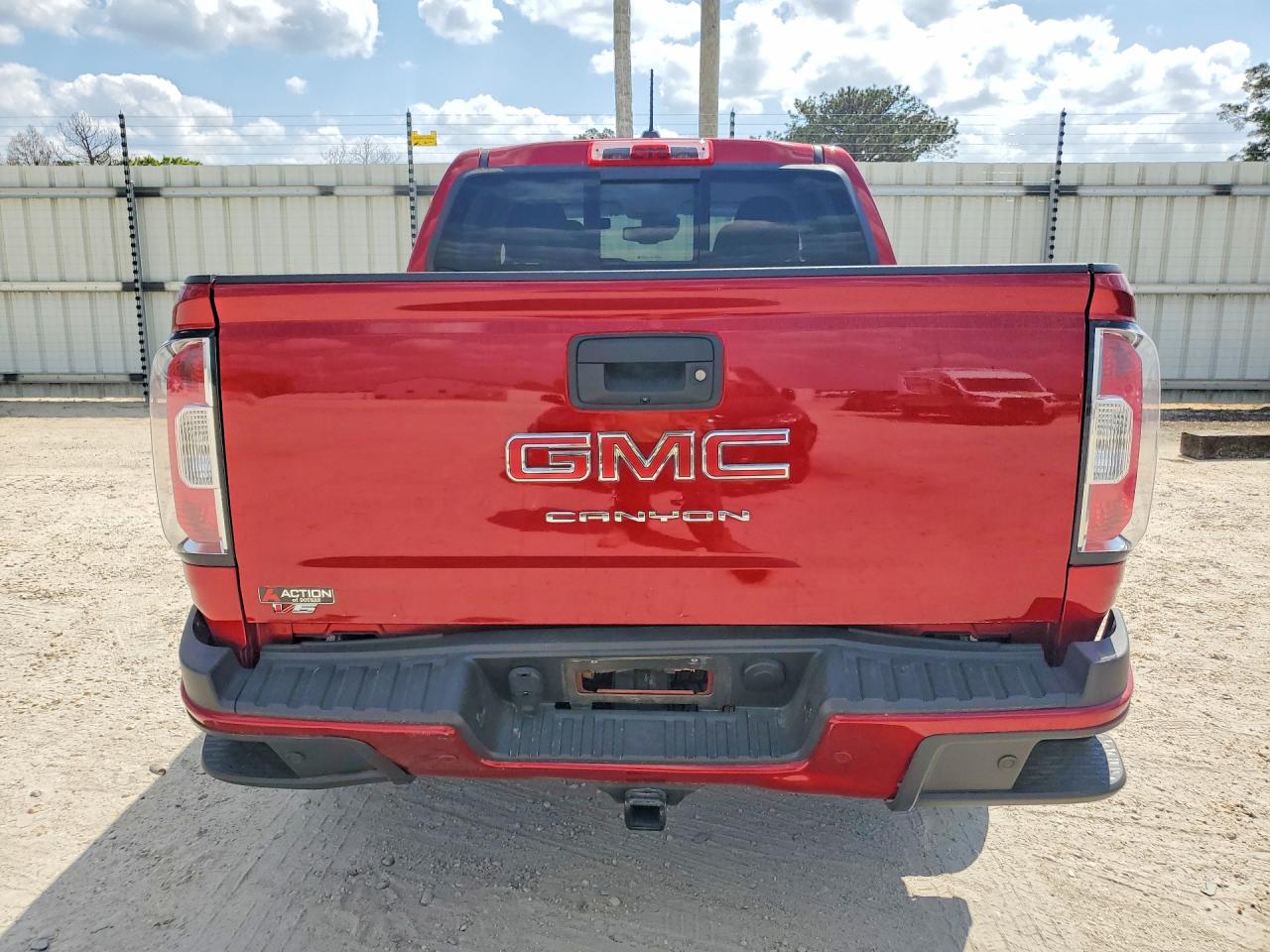 GMC Canyon Elevation