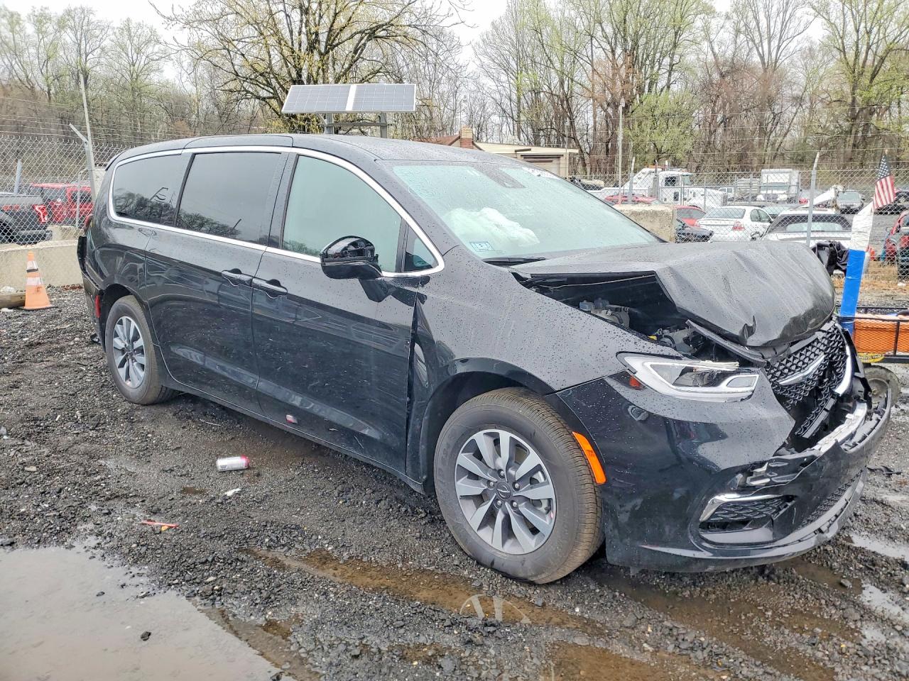 Chrysler Pacifica Hybrid Select