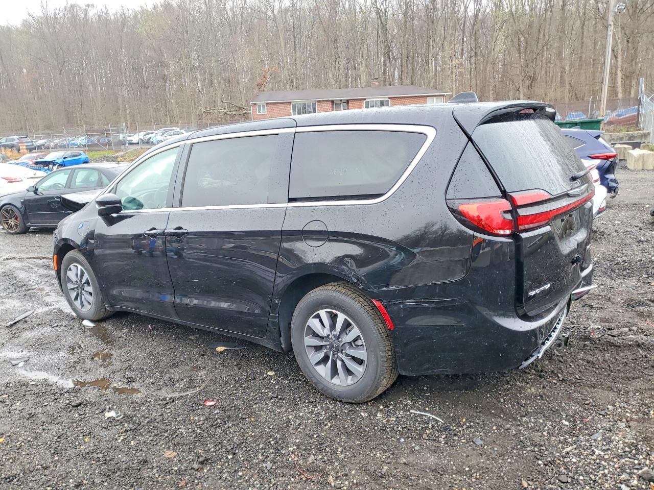 Chrysler Pacifica Hybrid Select