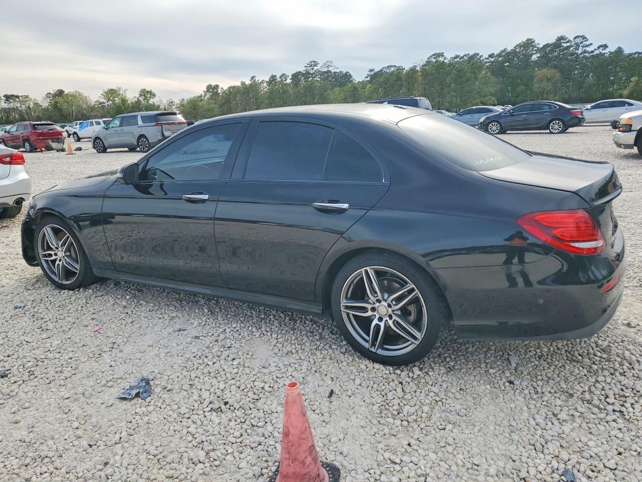 Mercedes-Benz E-Class 300
