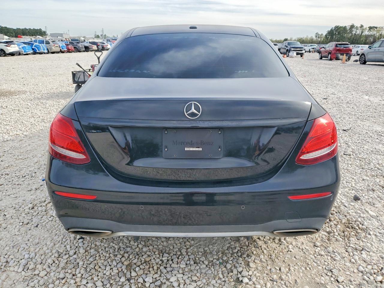 Mercedes-Benz E-Class 300