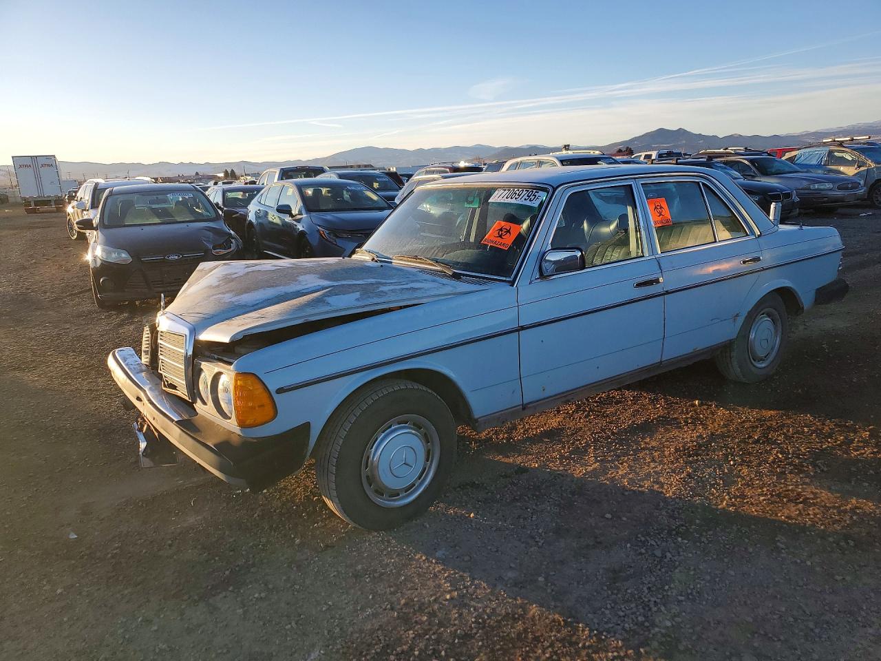 Salvage Mercedes-Benz 280-Class Image
