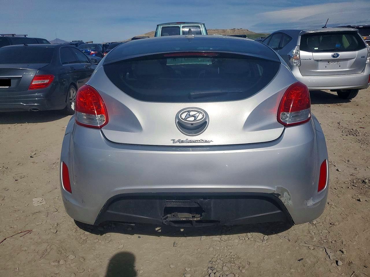 Hyundai VELOSTER Base