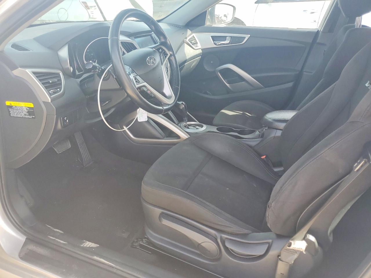Hyundai VELOSTER Base