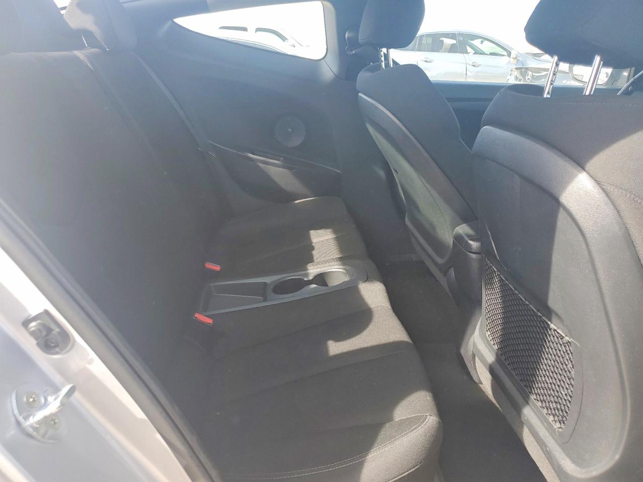 Hyundai VELOSTER Base