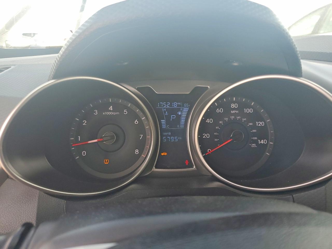 Hyundai VELOSTER Base