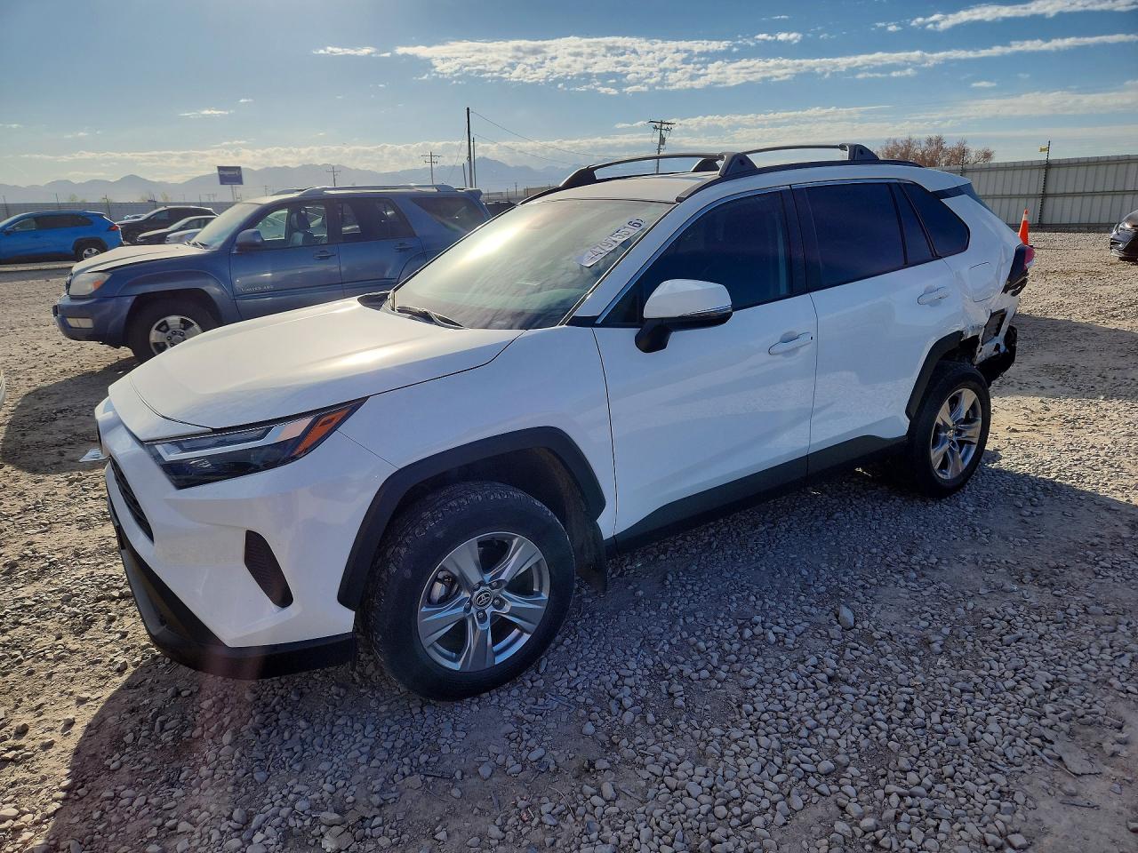 Salvage Toyota RAV4 Image