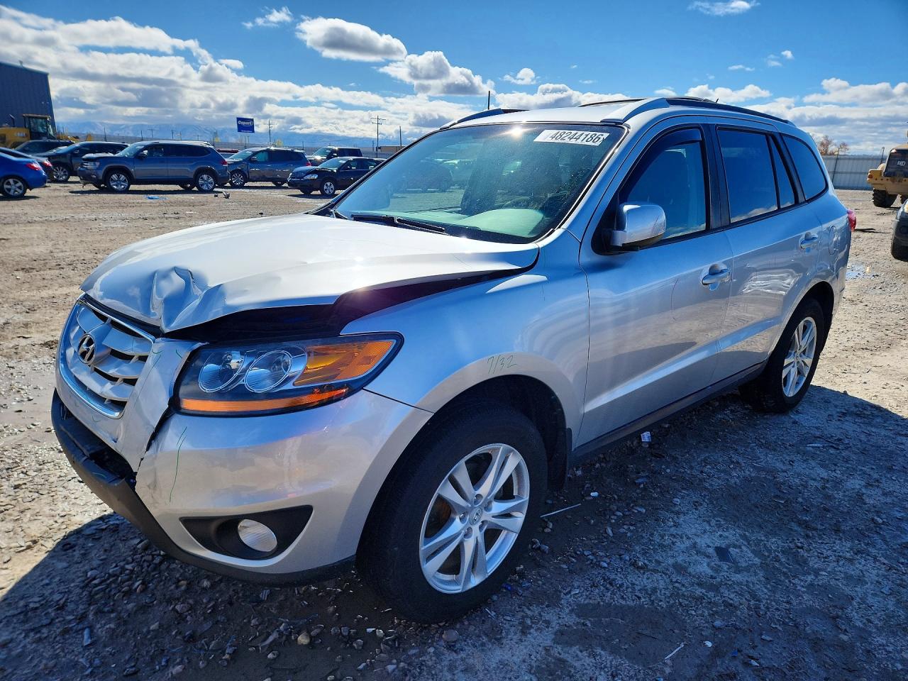 Salvage Hyundai SANTA FE Image