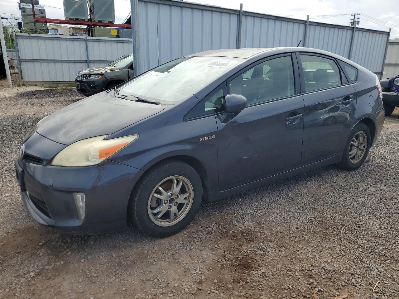 Salvage Toyota Prius Image