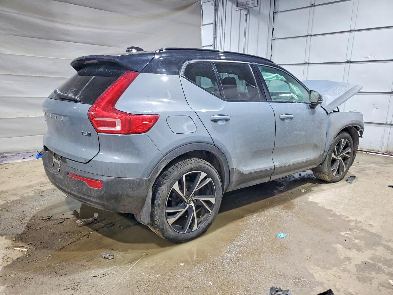 Volvo XC40 T5 R-design