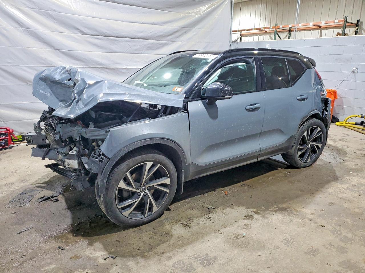 Salvage Volvo XC40 Image