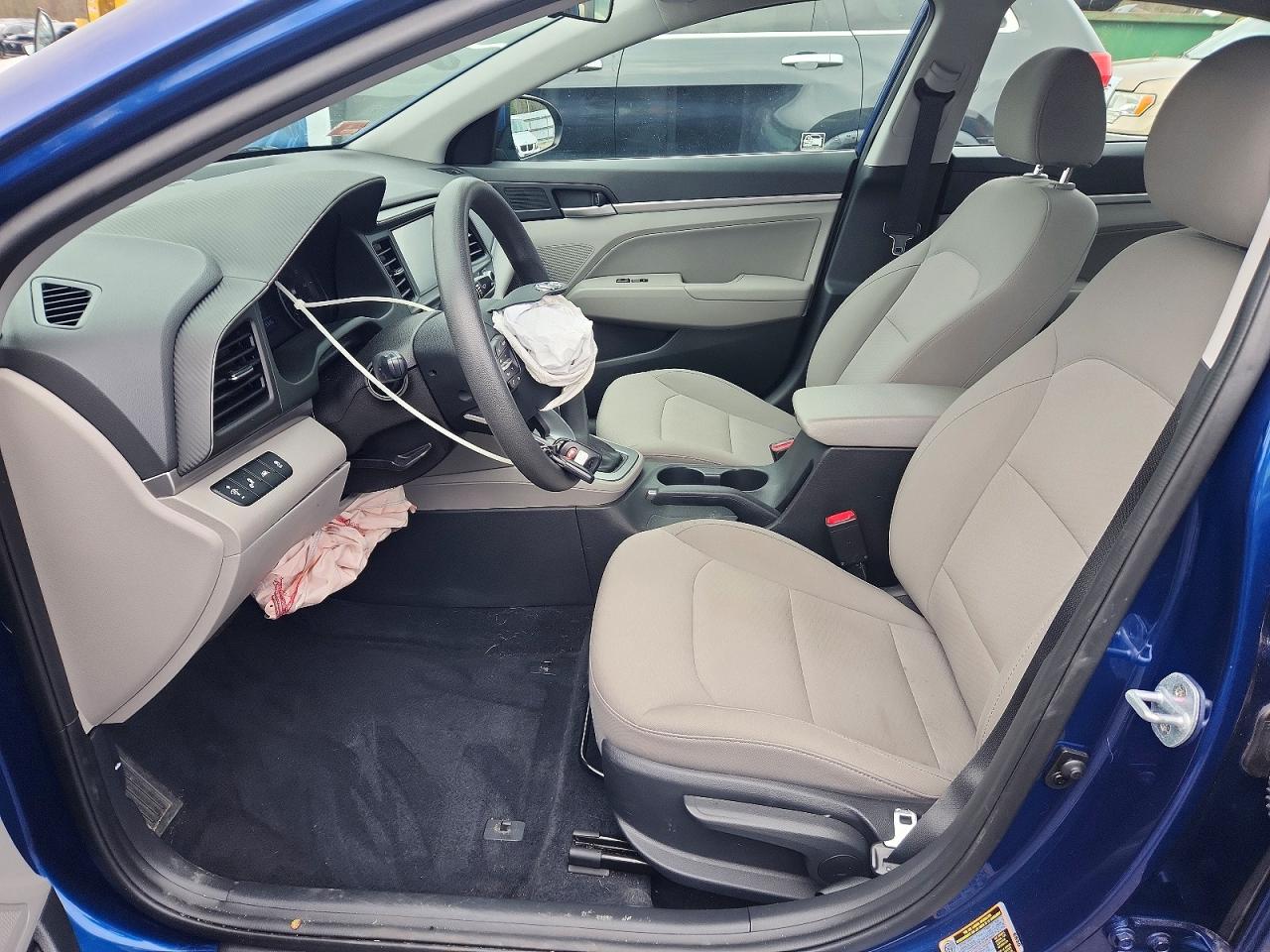 Hyundai ELANTRA Sel
