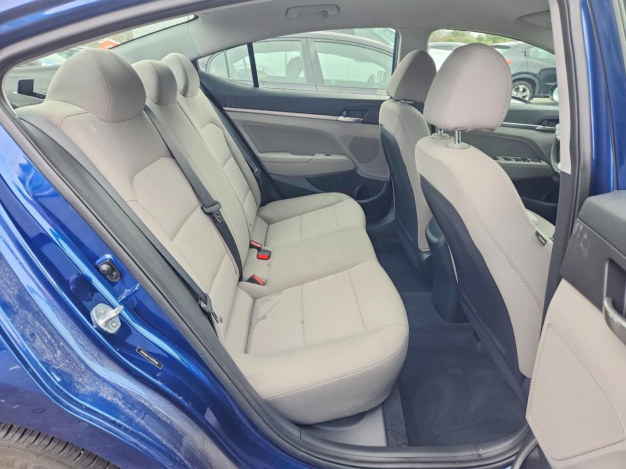 Hyundai ELANTRA Sel