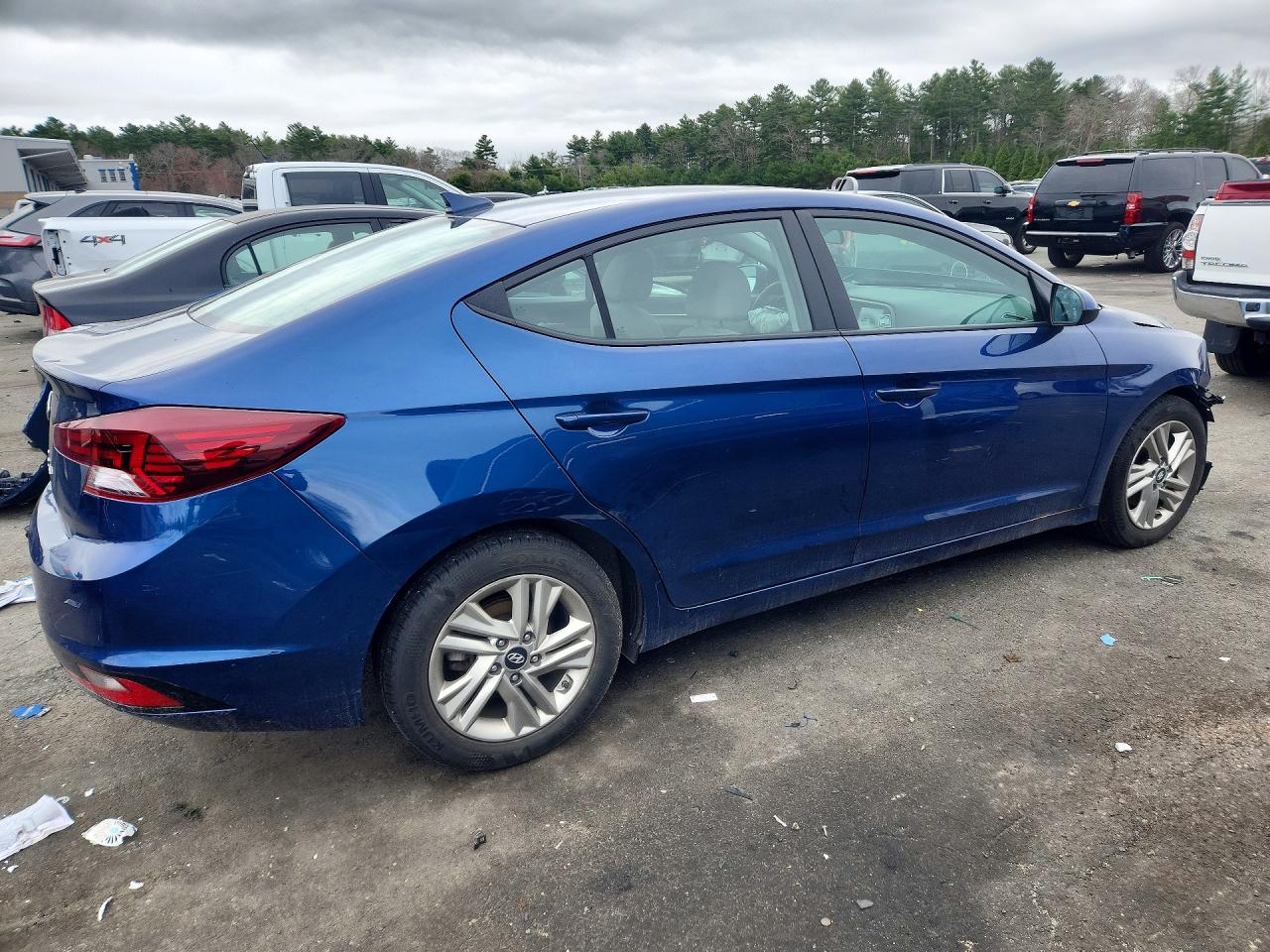 Hyundai ELANTRA Sel