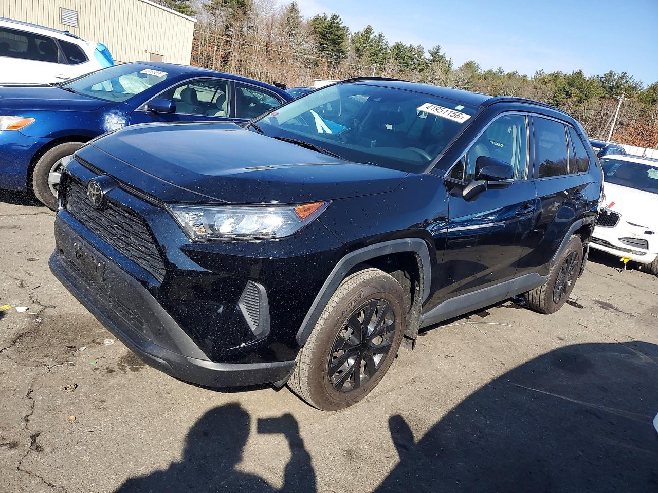 Salvage Toyota RAV4 Image