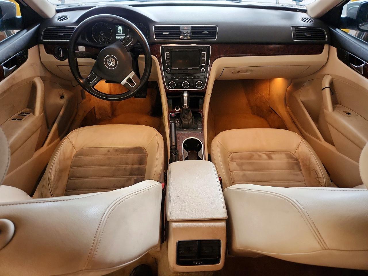 Volkswagen Passat Sel