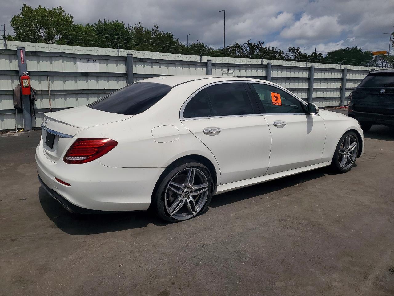 Mercedes-Benz E-Class 300