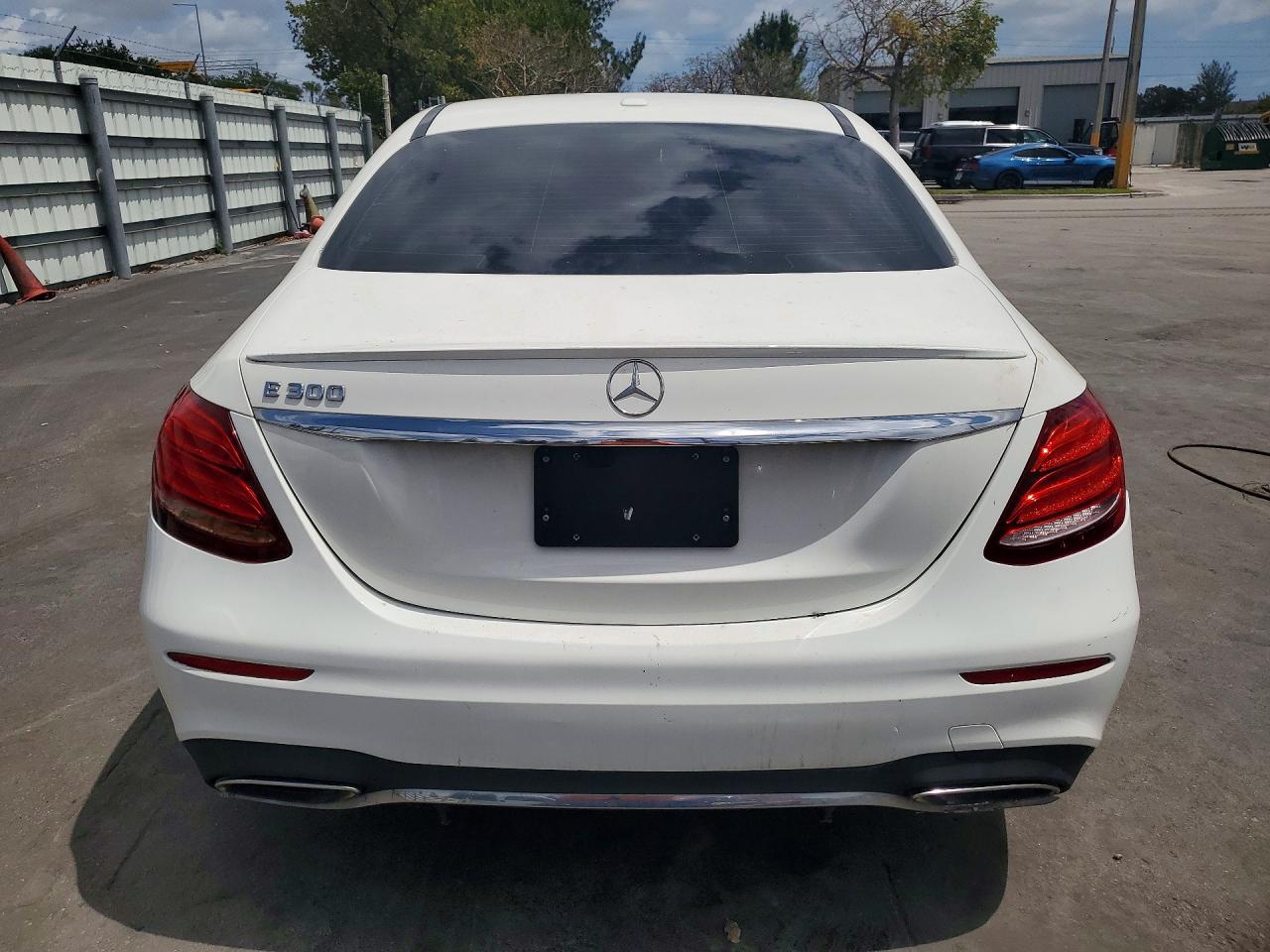 Mercedes-Benz E-Class 300