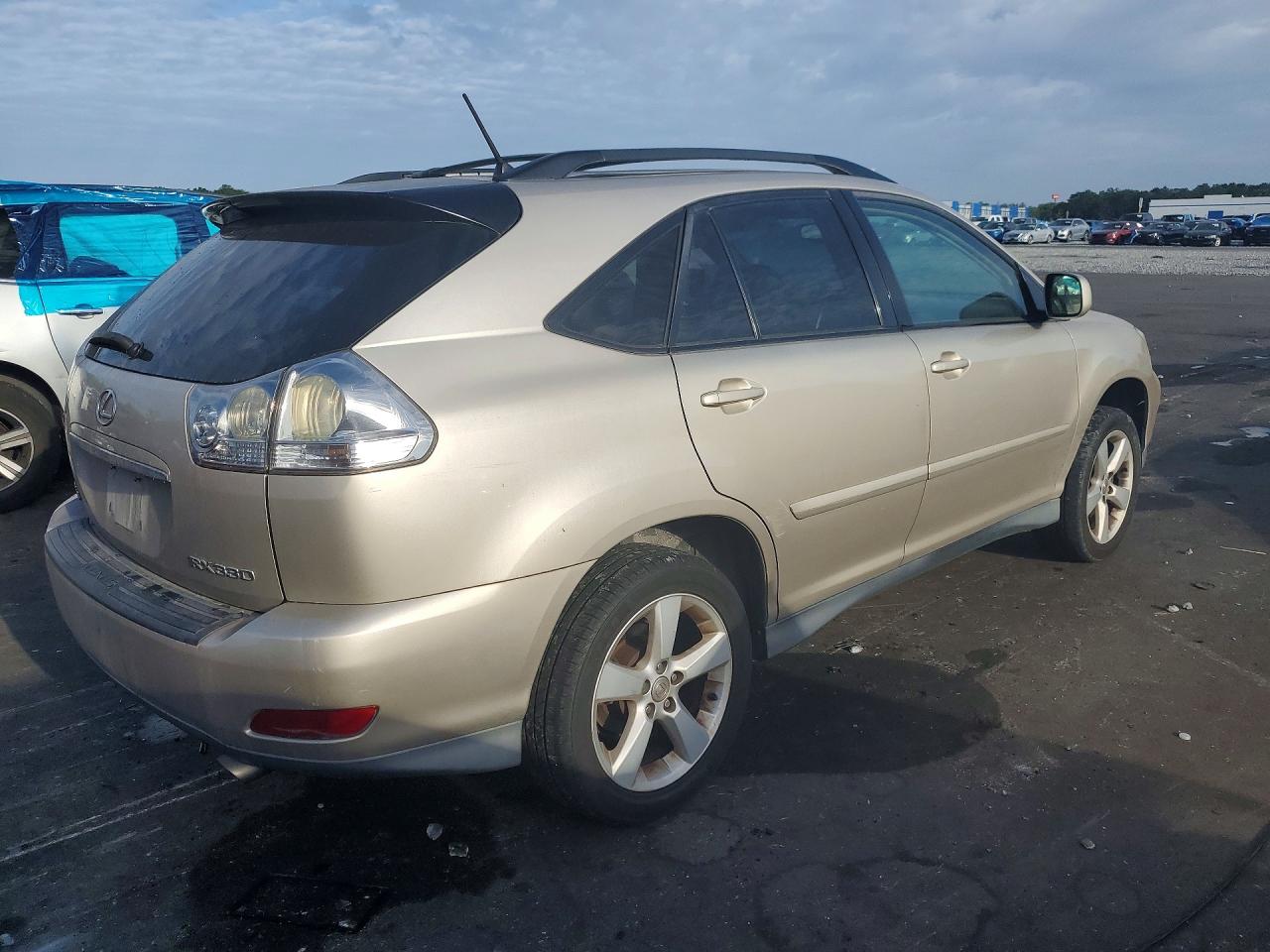 Lexus RX Base