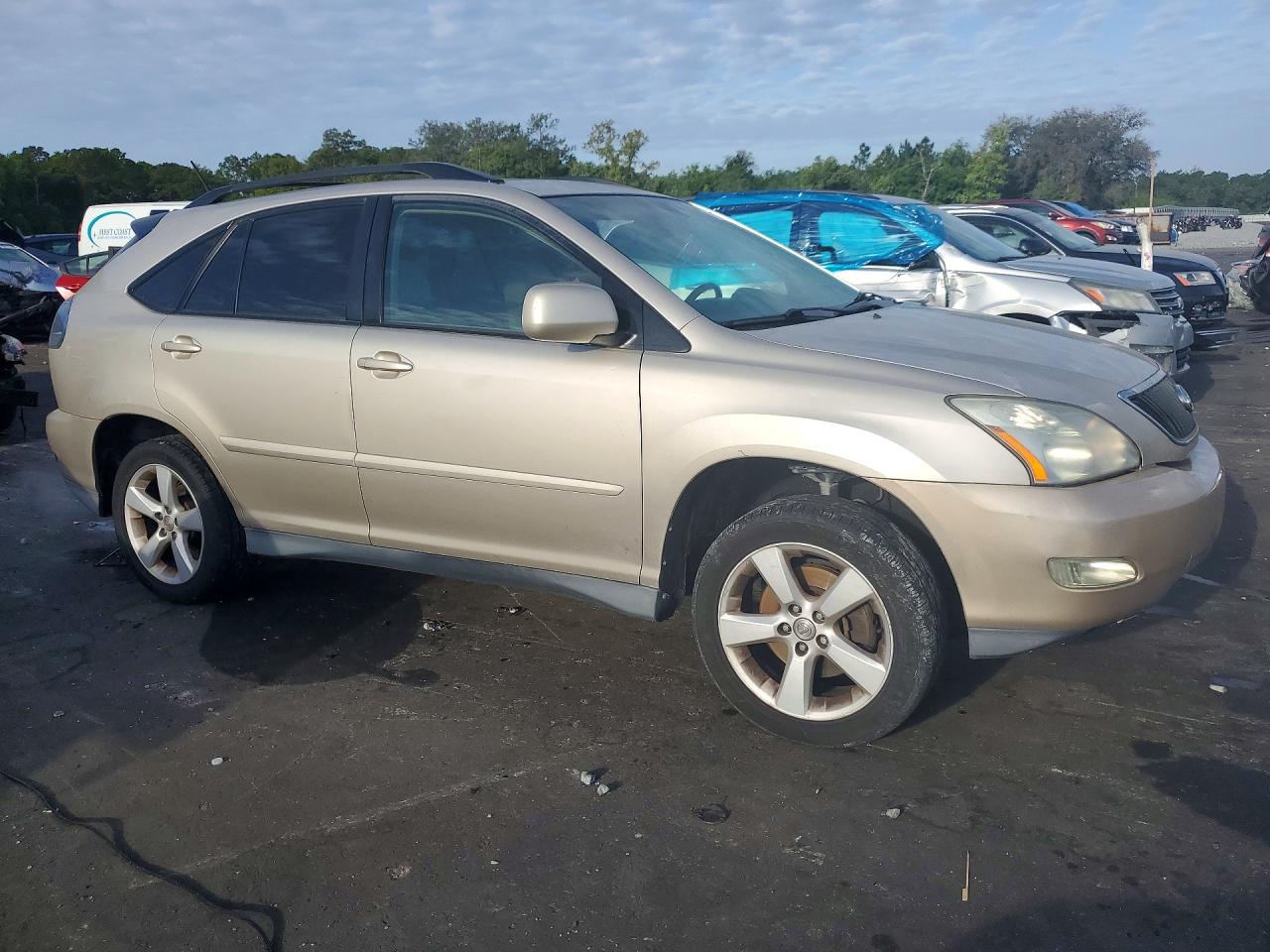 Lexus RX Base