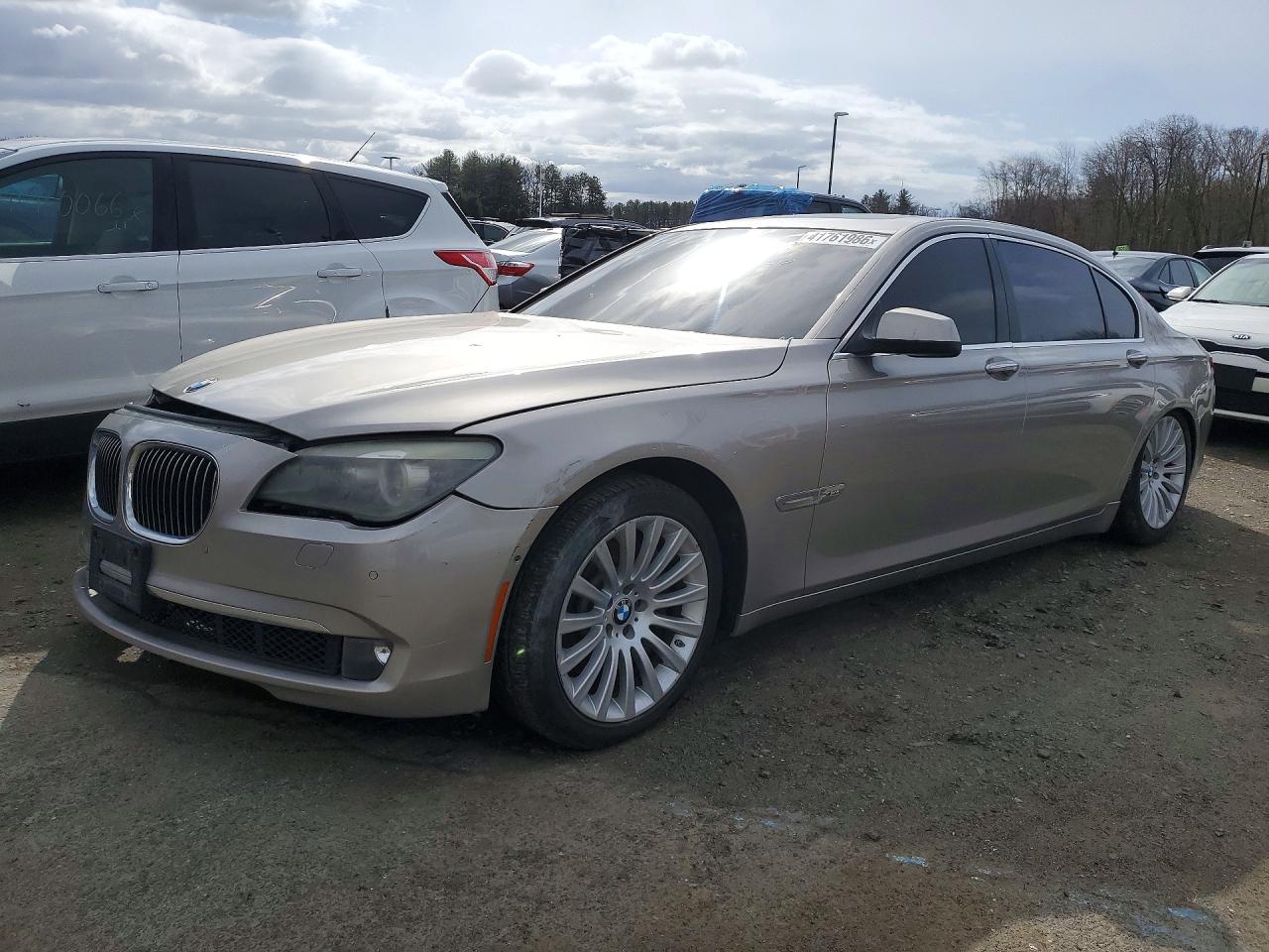 Salvage BMW 7 Series Image