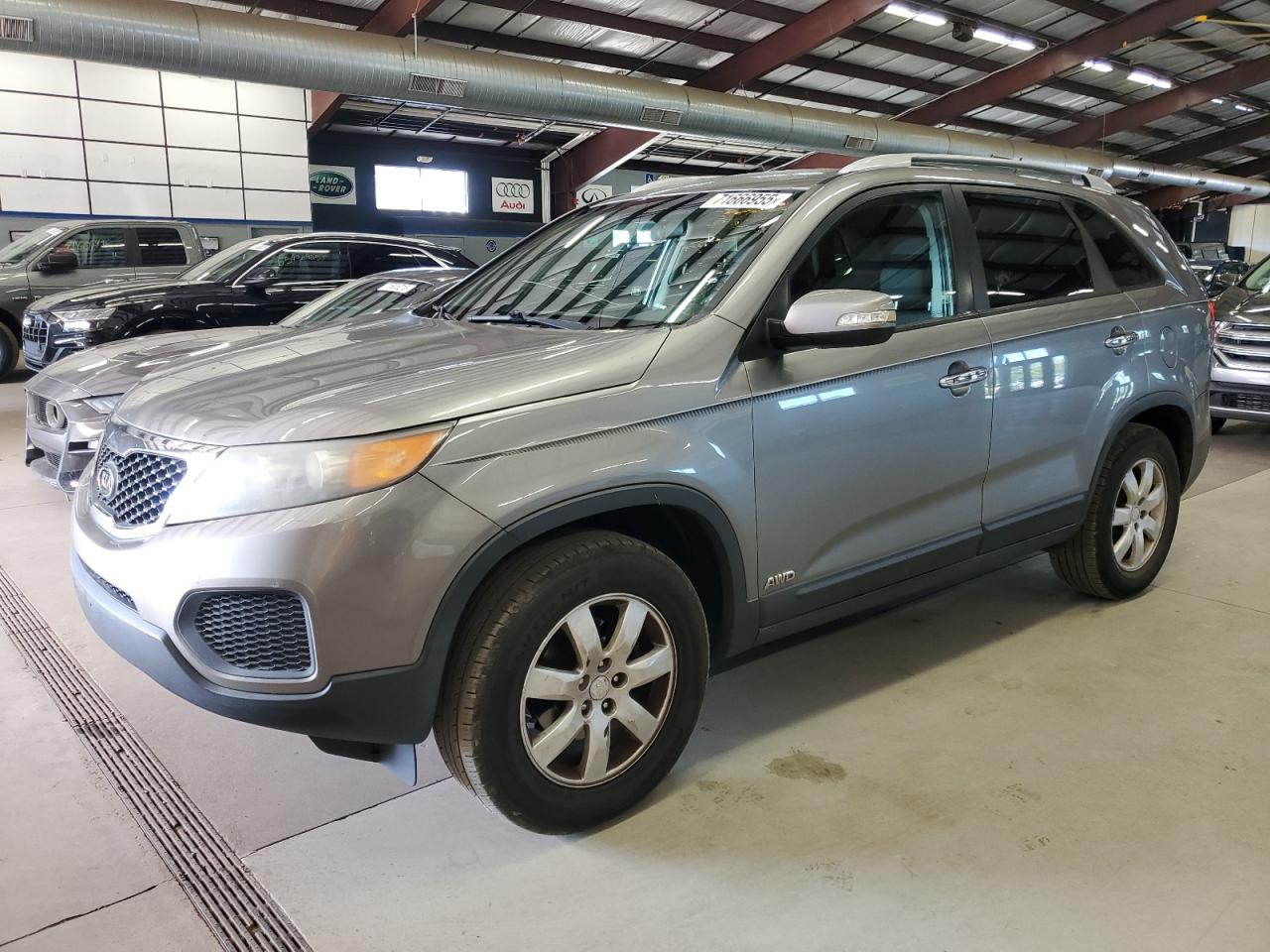 Salvage Kia Sorento Image