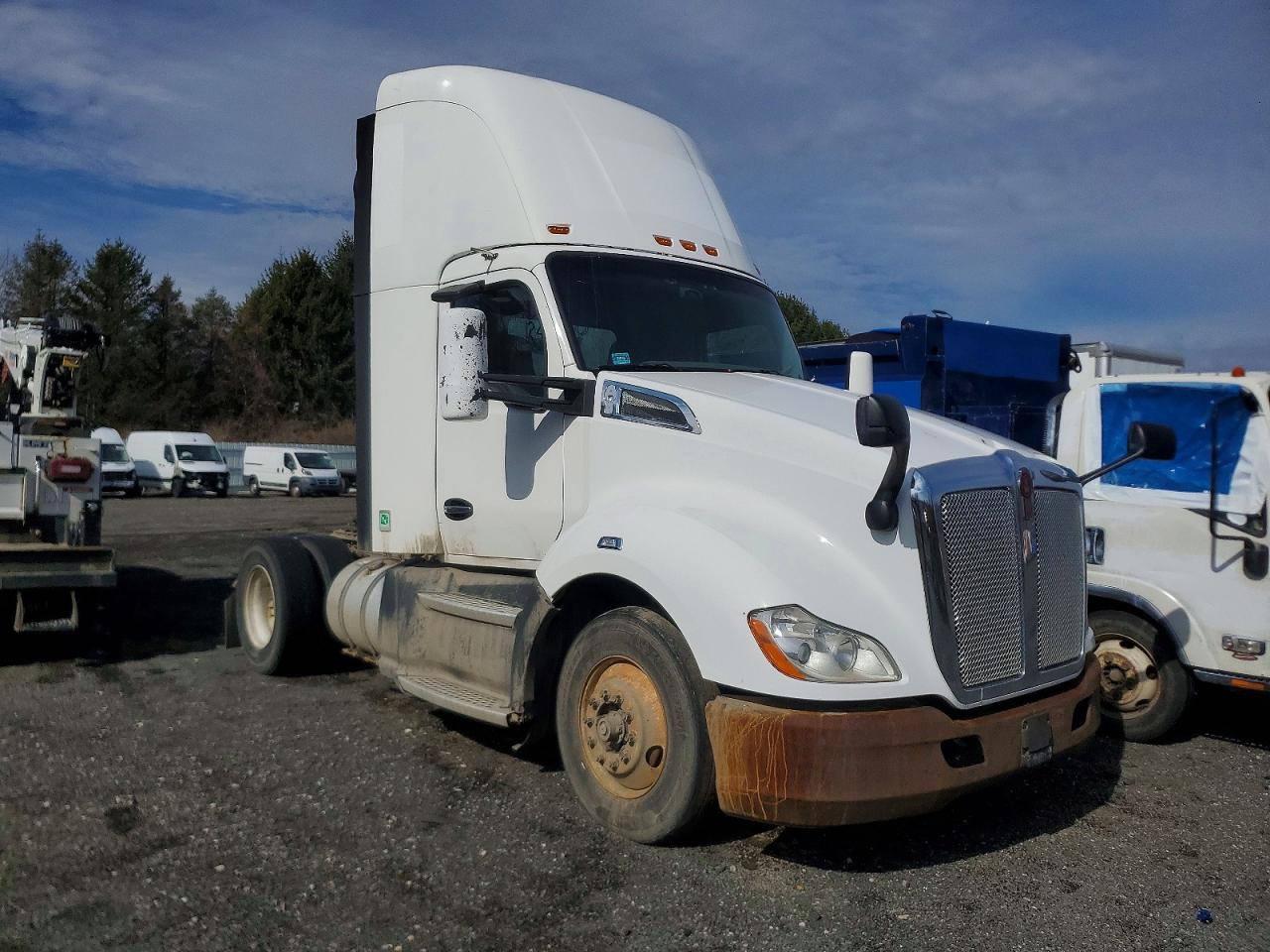 Salvage Kenworth T680 Image