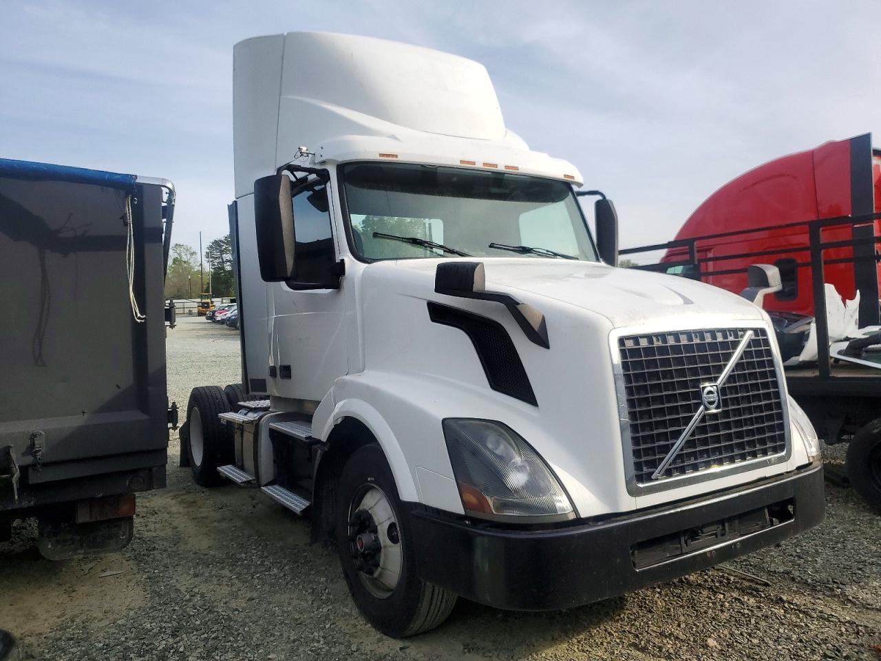 Salvage Volvo Vn Image