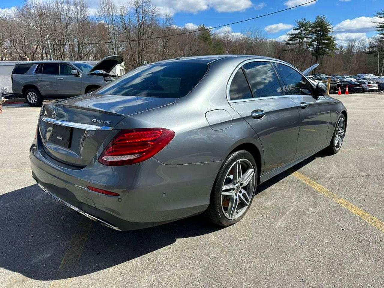 Mercedes-Benz E-Class 400 4matic