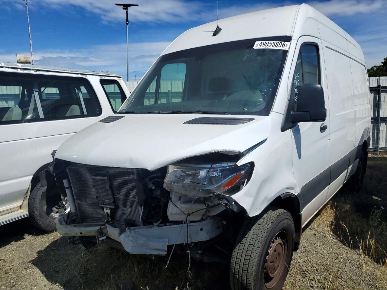 Salvage Mercedes-Benz Sprinter Image