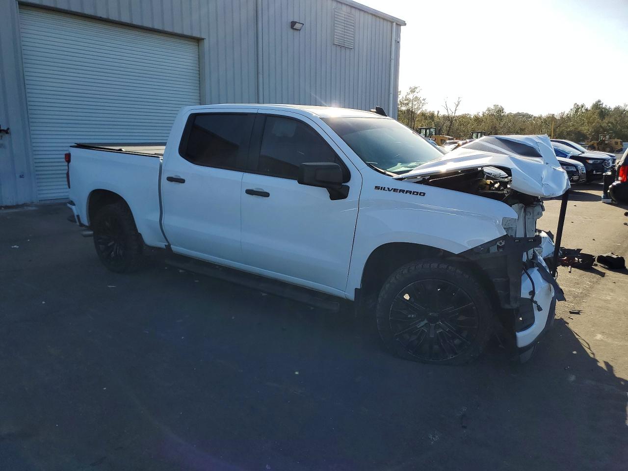 Chevrolet Silverado C1500 Custom